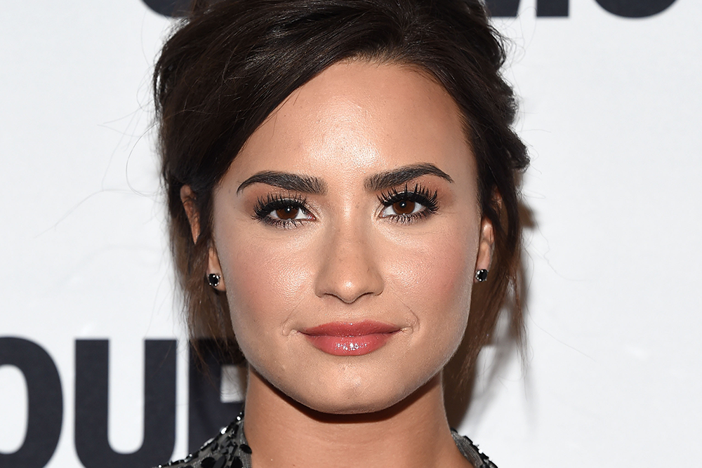 Demi Lovato’s Berry Mask Gives Her Amazing Skin featured image