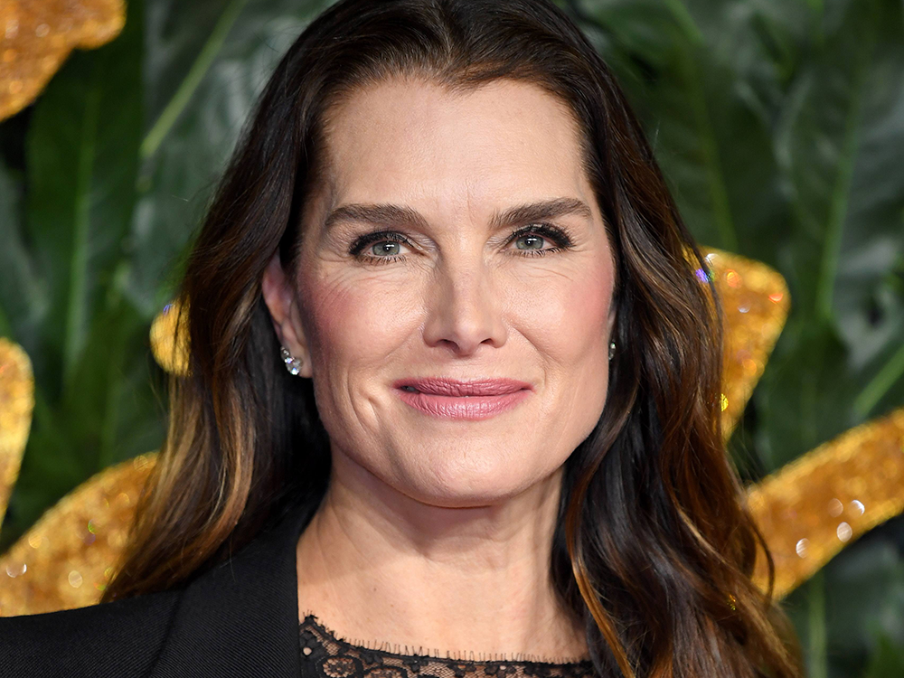 Brooke Shields Says This Body-Sculpting Treatment Worked on Her Love Handles featured image