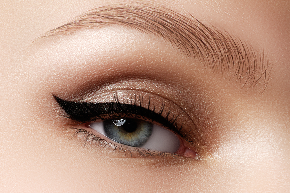 This Eyeliner String Hack Is the Only Trick You Need to Know for Perfect Eye Makeup featured image