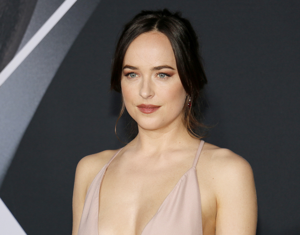 The Simple Exercises Dakota Johnson Did to Tone Her Legs for ‘Fifty Shades Darker’ featured image