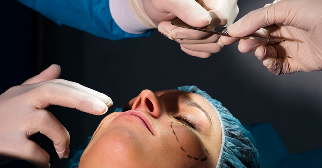 Plastic Surgery Red Flags: 5 Signs It’s Time To Walk Away featured image