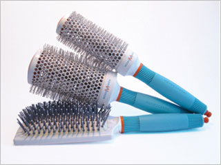 High-Tech  Hairbrushes That Reduce Drying Time featured image