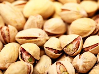 Why Are Pistachios Being Dubbed The “Skinny Nut”? featured image