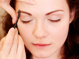 How To Apply Brow Powder featured image