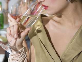 Drink Champagne To Live Longer, And Lose Weight? Cheers! featured image