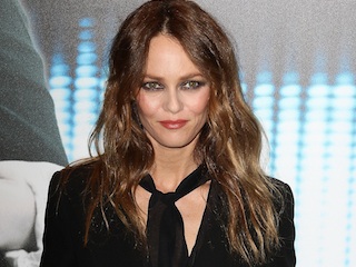 Vanessa Paradis Could Use These (Hair) Damage Control Products featured image