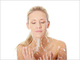 Poll: How Often Do You Wash Your Face? featured image