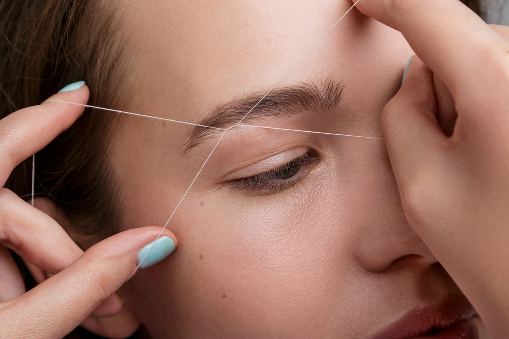 Can Eyebrow Threading Give You Herpes? Khloé Kardashian Thinks So featured image