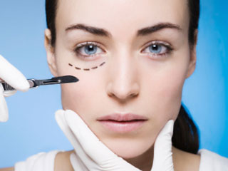 Weighing The Pros And Cons Of Eye Surgery featured image