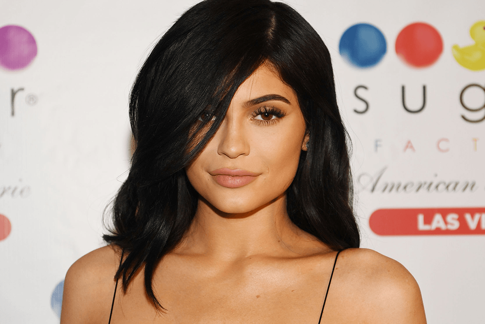 Kylie Jenner Just Revealed Her Post-Baby Body One Month After Giving Birth featured image