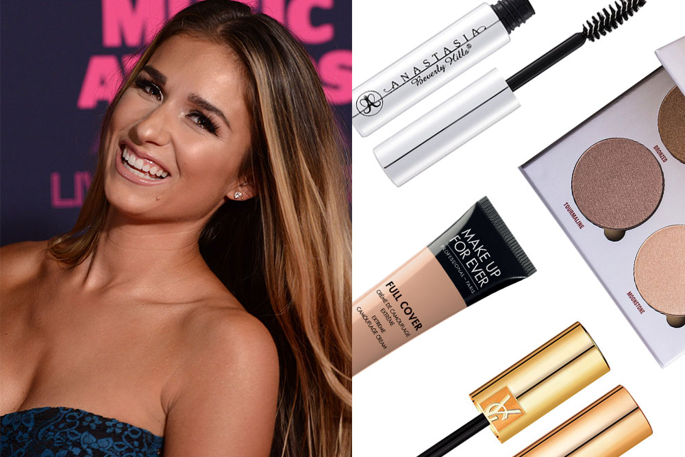 What’s in Her Bag: Jessie James Decker featured image