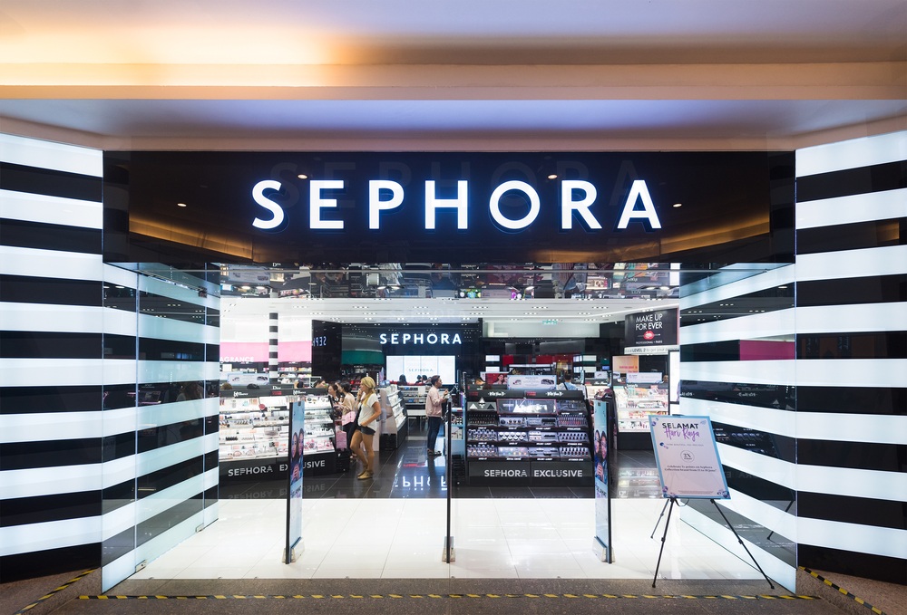 An Insider’s Guide to Shopping at Sephora From Current & Former Employees featured image