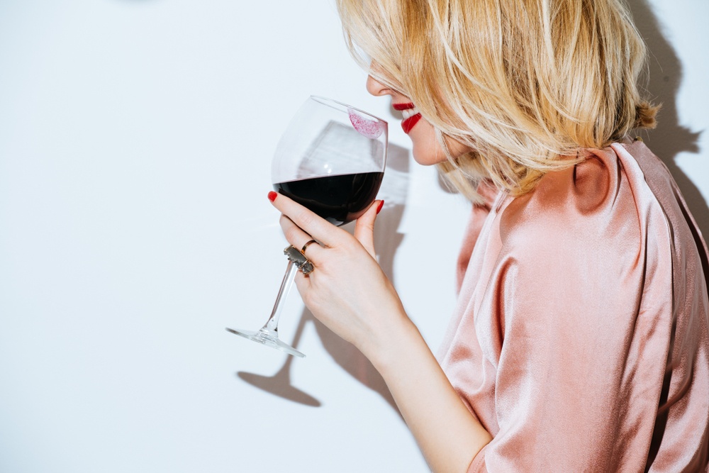 A Cosmetic Dentist’s Easy (and Free!) Trick to Preventing Red Wine Teeth featured image