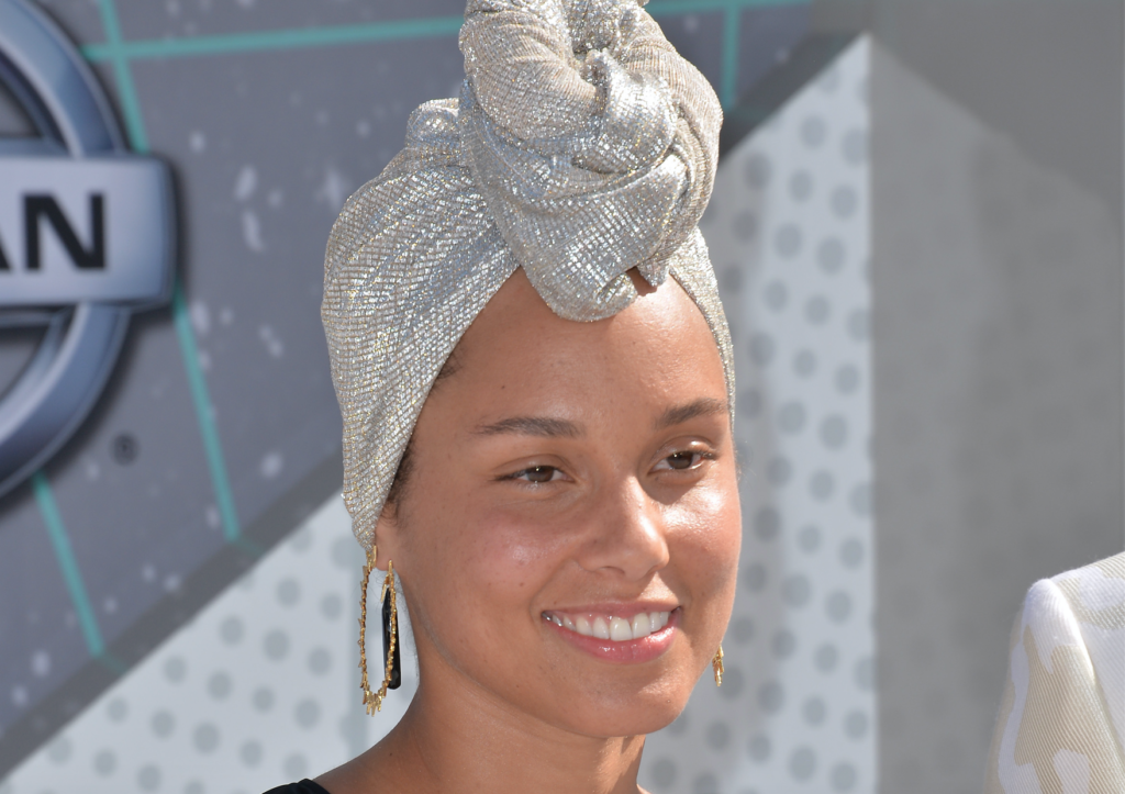 Alicia Keys Reveals The Real Secret Behind Her Beautiful Skin featured image