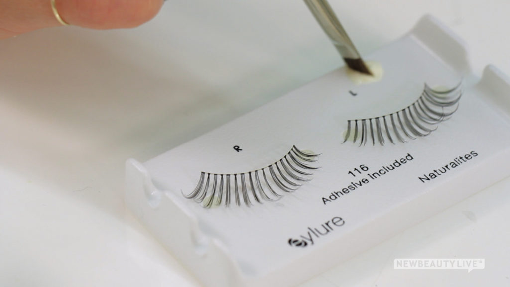 5 Tips To Make Lash Strips Look Real featured image