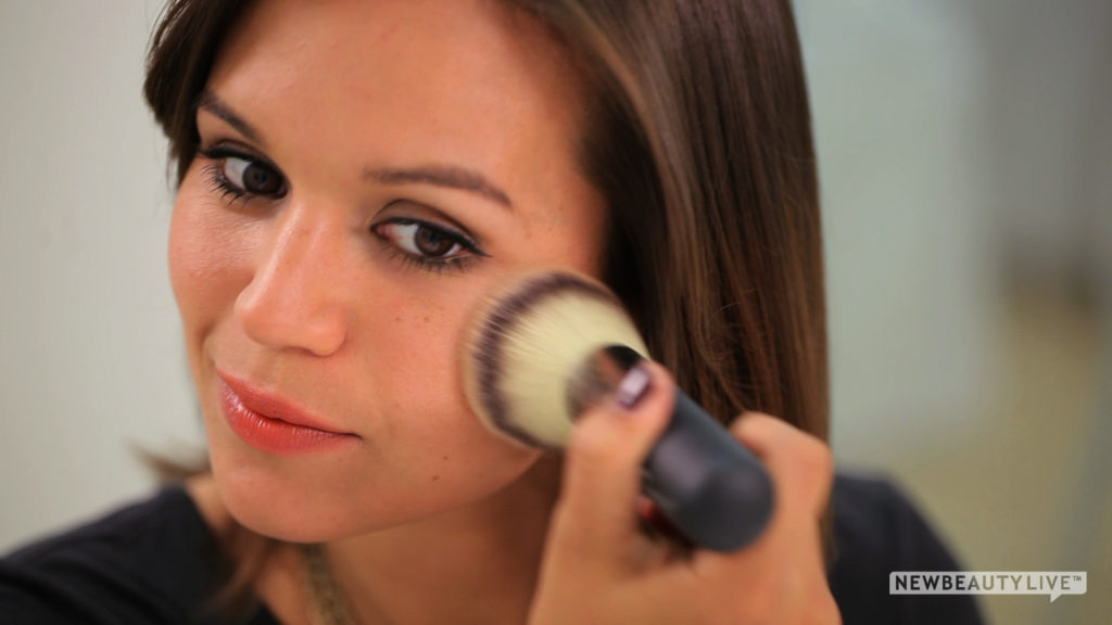 3 Biggest Mineral Makeup Mistakes to Avoid featured image