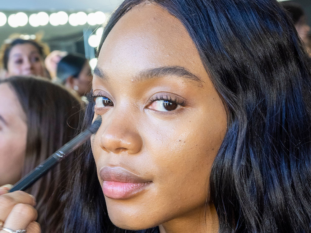 7 Techniques to Glance Younger Right away With Makeup