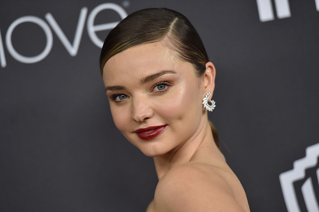 The At-Home Treatment Supermodel Miranda Kerr Does Every Morning for Tighter Skin featured image