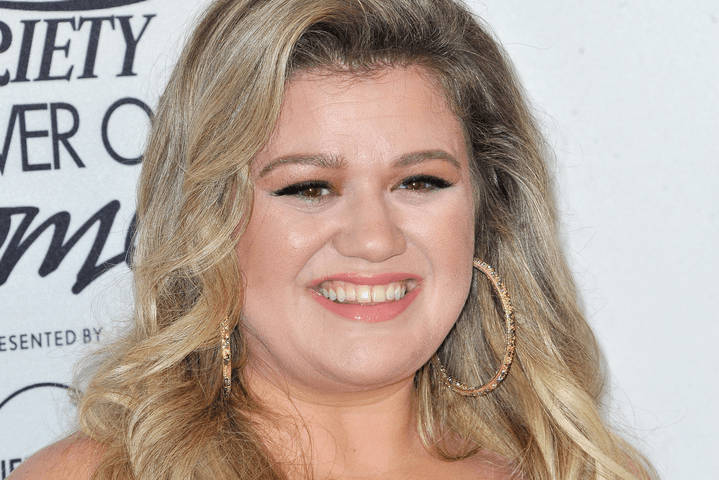 Kelly Clarkson Talks About Being Weight Shamed - NewBeauty