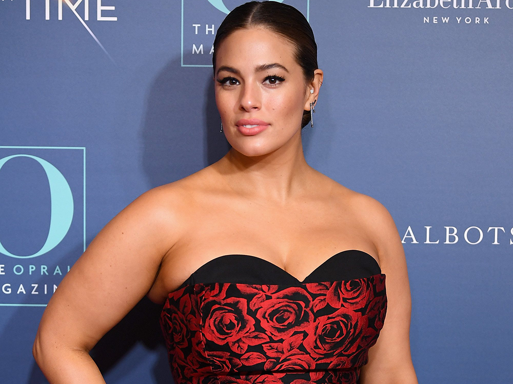 Ashley Graham Responds To Fat Shaming Troll About What Makes A Real Model Newbeauty 
