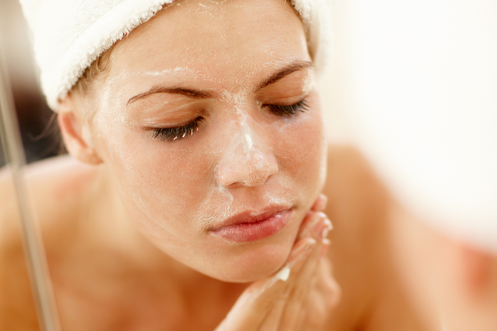 Do You Really Need to Wash Your Face in the Morning? featured image