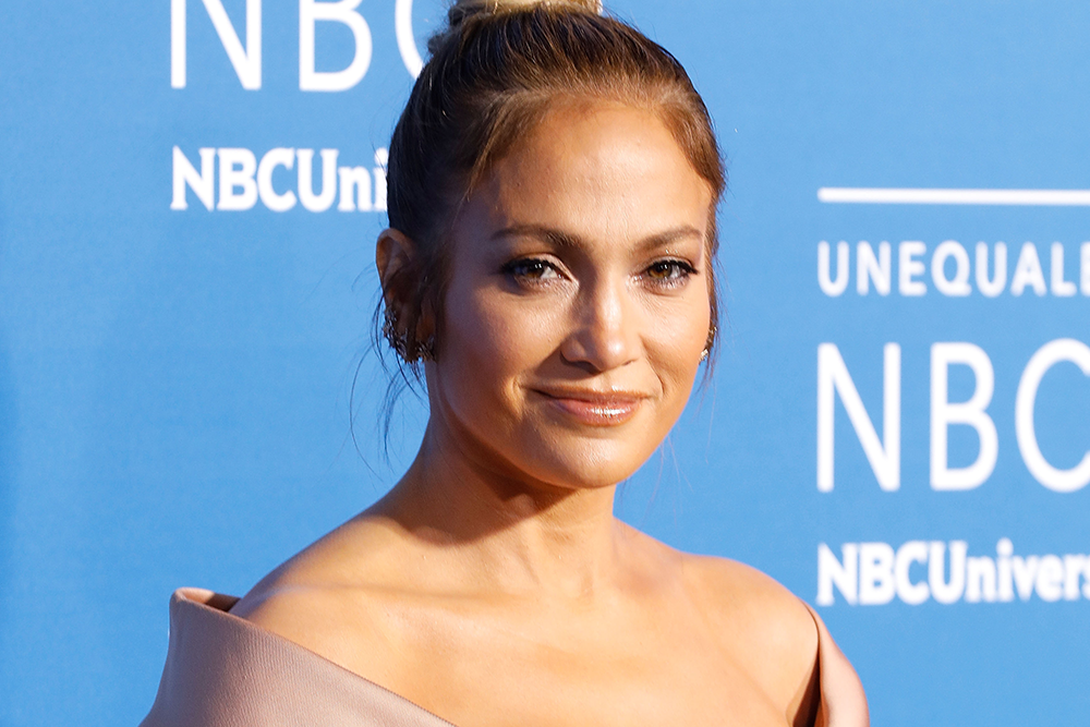 Jennifer Lopez Is All Kinds of Skin Goals in This Makeup-Free Video featured image