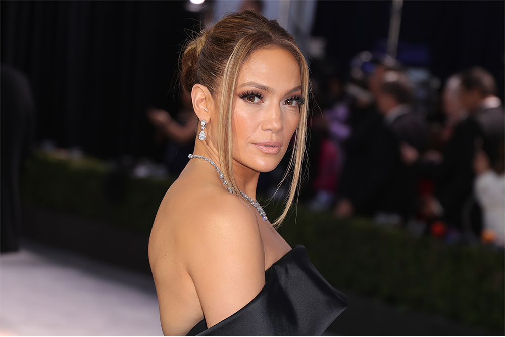Here Is Every Single Step to Jennifer Lopez’s SAG Awards Retro Updo featured image