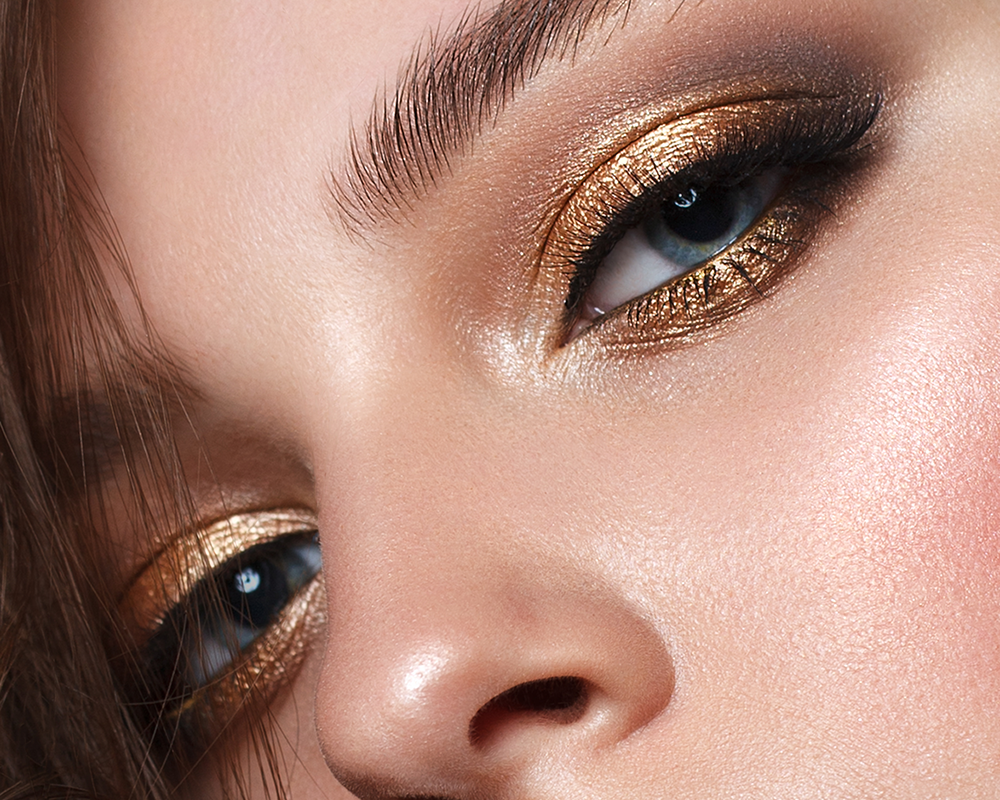 Everything You Need to Know to Pull Off Fall’s Biggest Eye Trend featured image