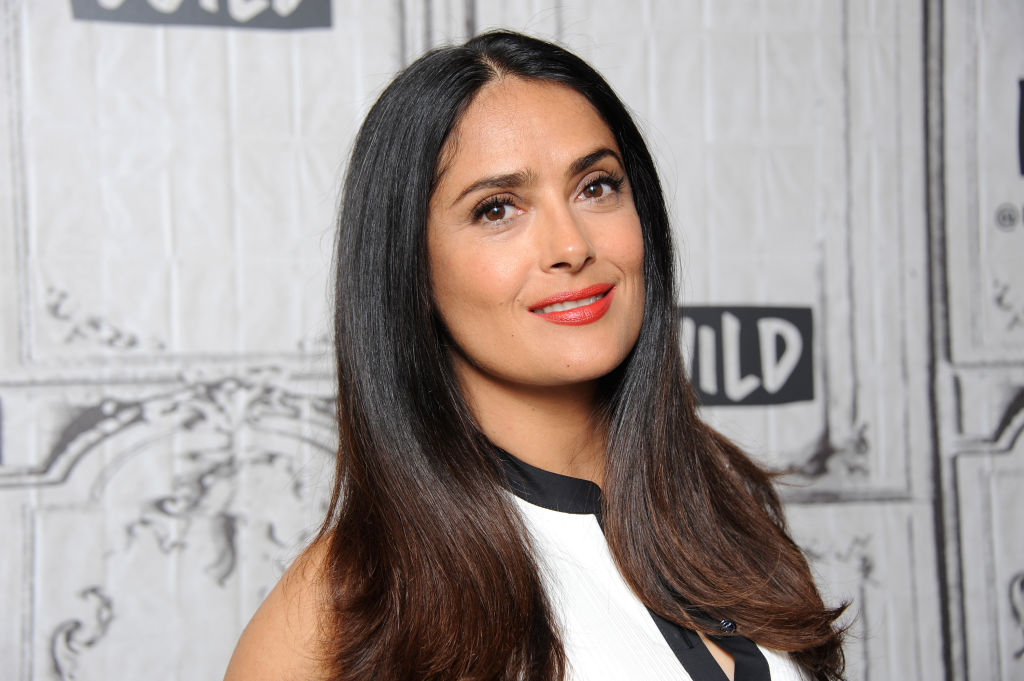 Salma Hayek Uses a ‘Natural Facelift’ Massage to Change Her Jawline featured image