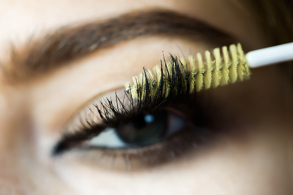 Your Old Mascara May Not Be As Harmful As You Think featured image