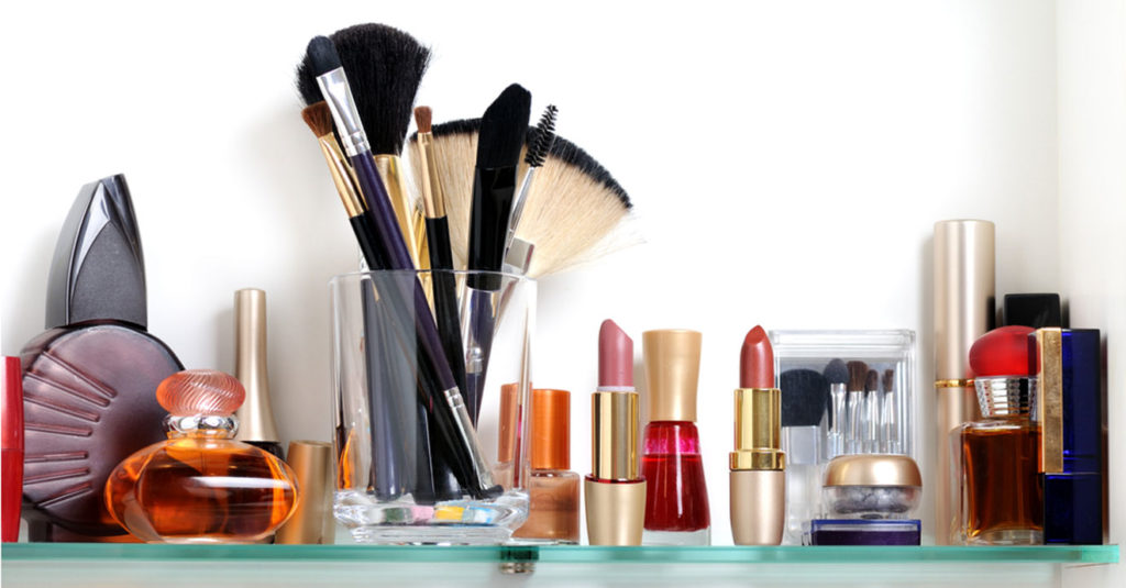 When Is It Time To Toss Your Beauty Products? featured image