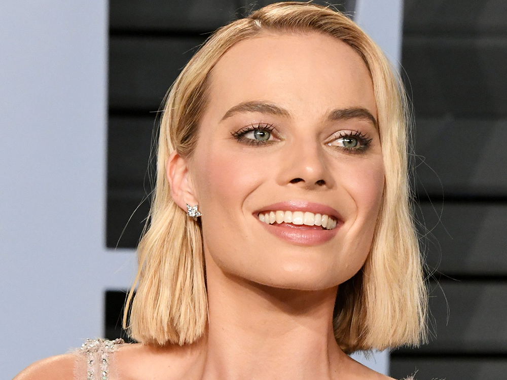 Margot Robbie Says She’s Been Suffering From This Dental Concern featured image