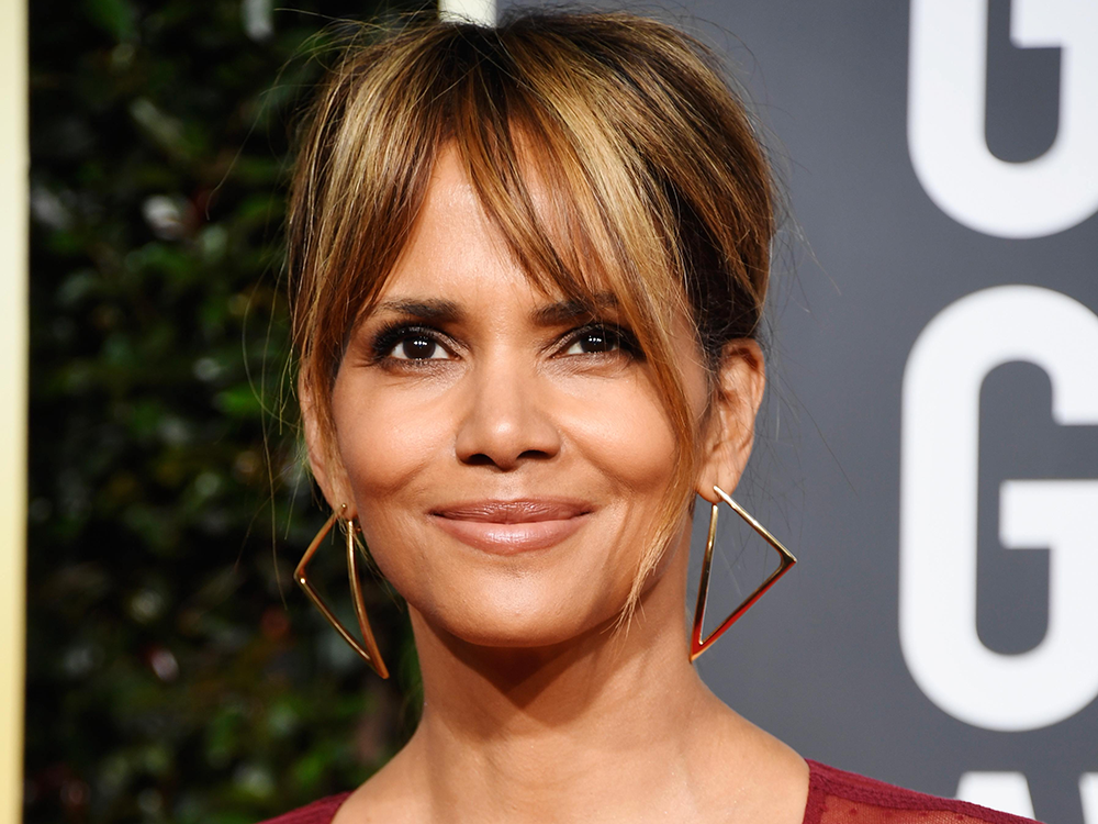 Halle Berry’s “Ageless” Skincare Mask for More Youthful Skin featured image