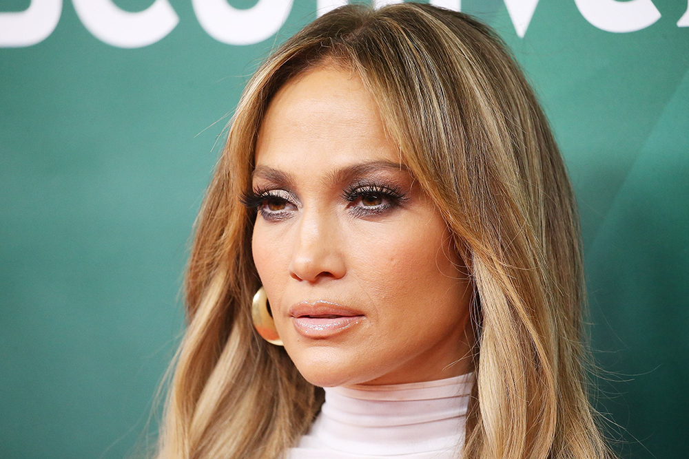 Jennifer Lopez Finally Gave in to This Trendy Haircut featured image