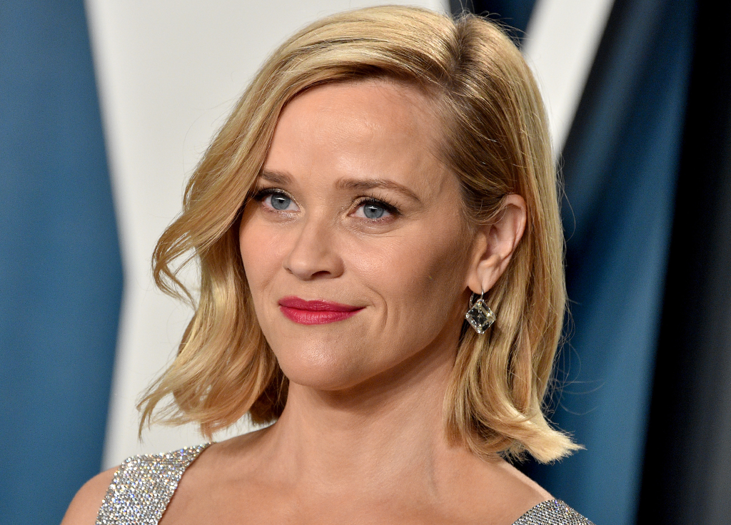 Reese Witherspoon Shares the Green Drink She’s Had Every Day for 9 Years, Thanks to Kerry Washington featured image