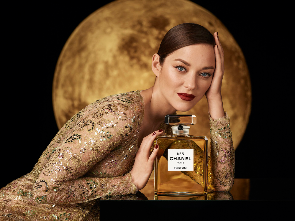 Marion Cotillard Is the Face of the New Advertising Campaign for the Iconic Chanel N°5 Fragrance featured image