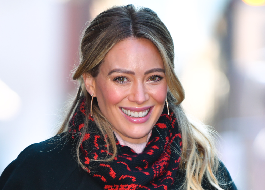 Hilary Duff Says This Eyeshadow Helps Her Look Less Tired featured image