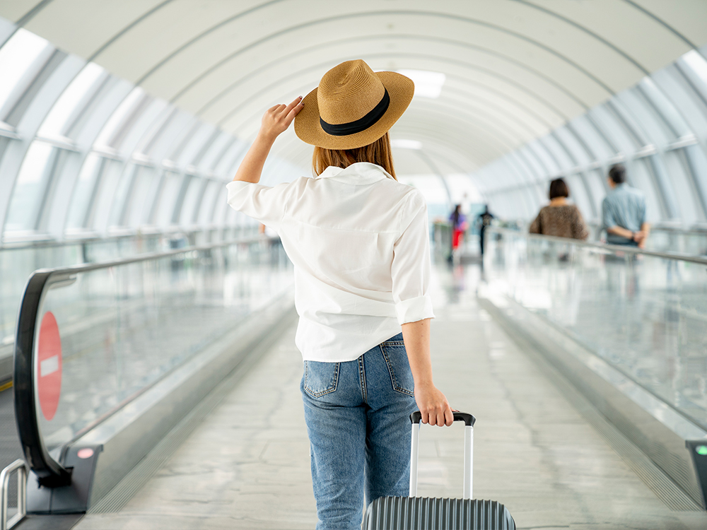 11 Travel Essentials to Pack for Your Next Flight Out featured image