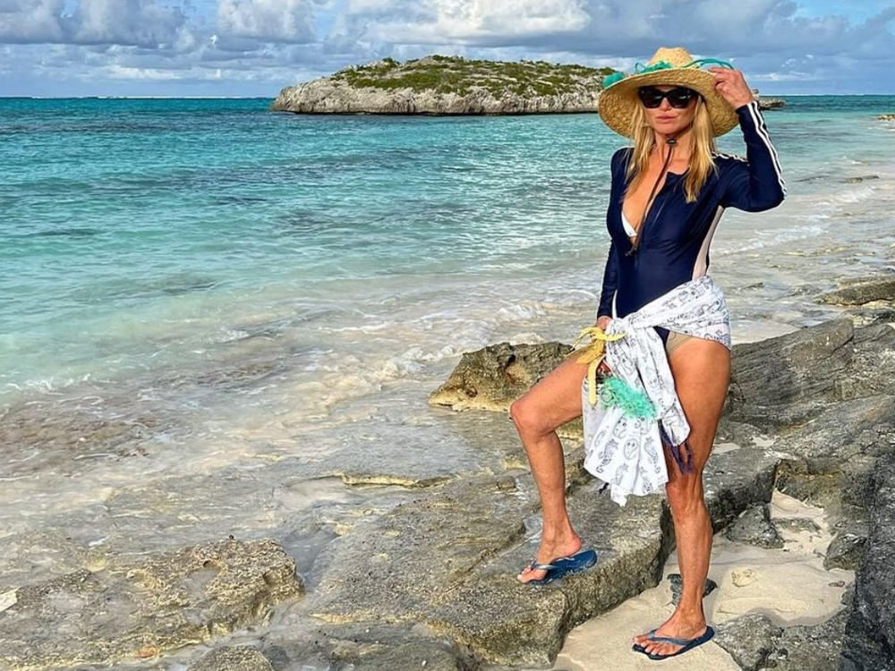 Christie Brinkley Stuns in New Bikini Selfie featured image
