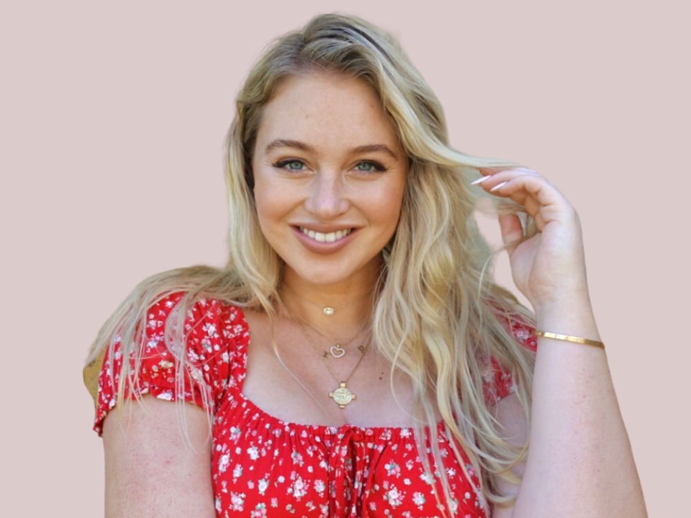 Iskra Lawrence on Self-Love, the Hardest Parts of Motherhood and the $11 Mascara She Can’t Quit featured image