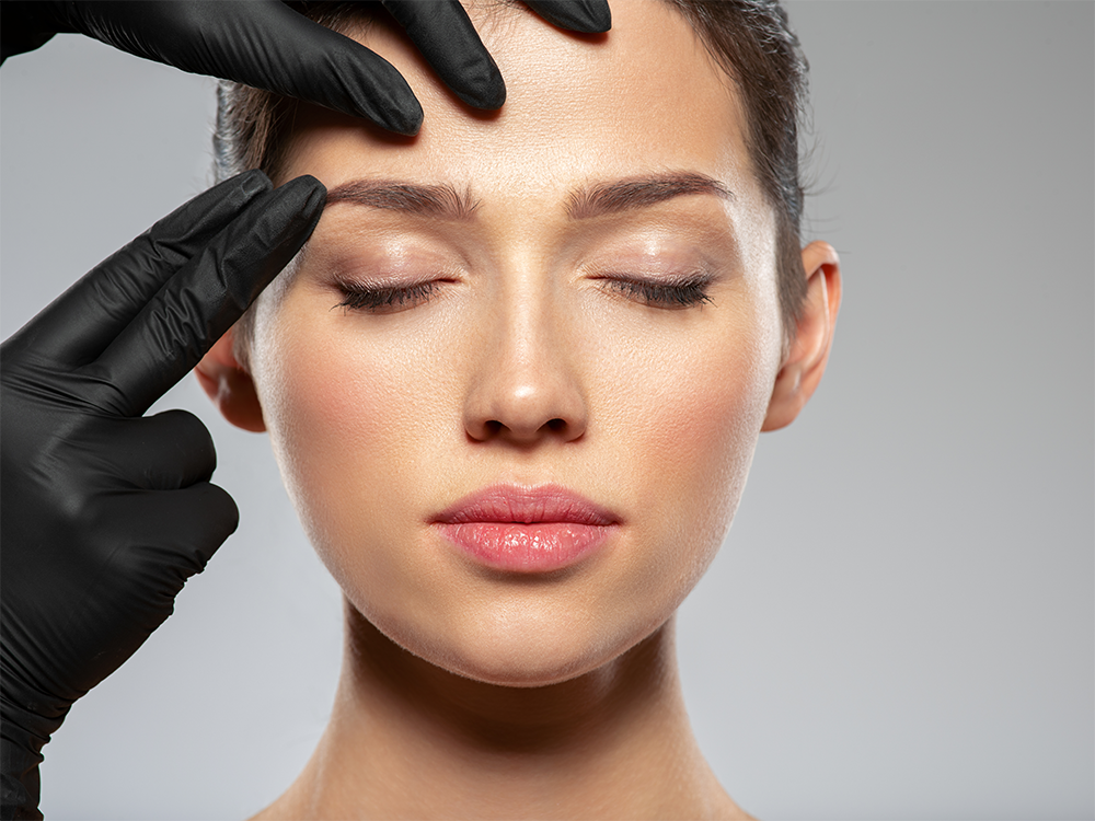 A Plastic Surgeon Says an Endoscopic Brow Lift May Be Your Solution to an Aging Forehead featured image