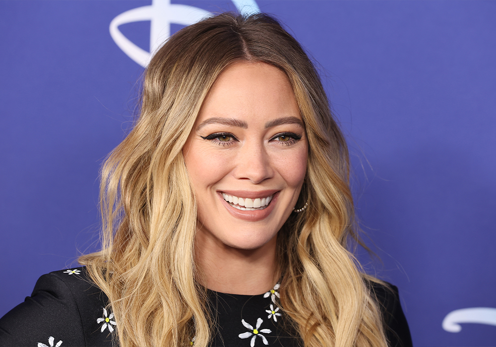 Hilary Duff Goes Makeup-Free in Stunning Selfie featured image