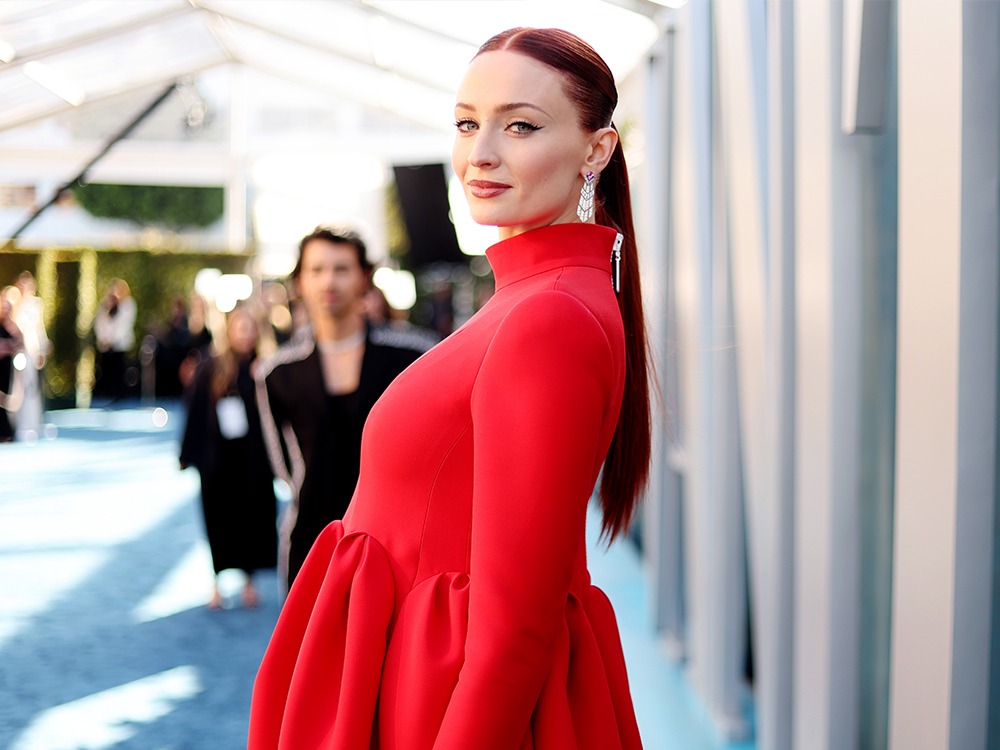 Sophie Turner on Social Media Anxiety, Moving Home to England and Her Live-In Therapist featured image