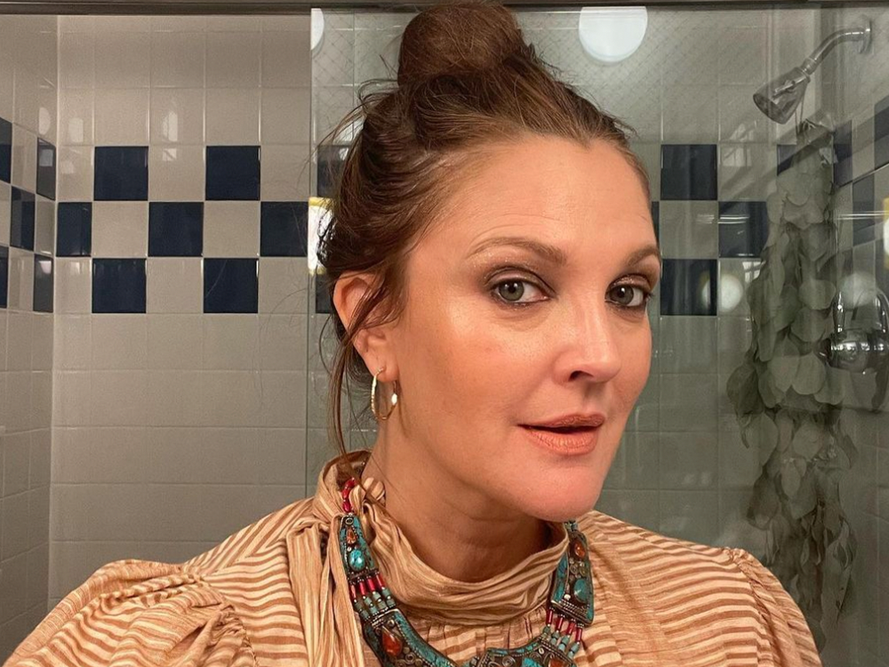 Drew Barrymore Shares Her Carb-Free Pizza Dieting Hack featured image