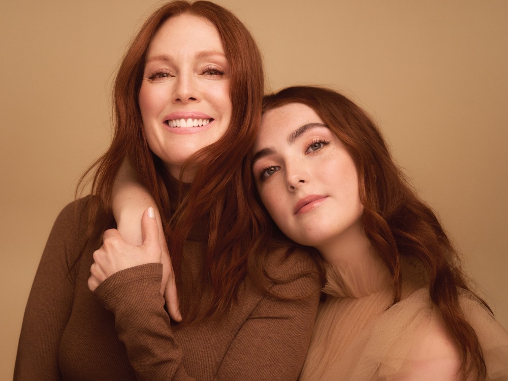 Julianne Moore Shares Her Philosophy On Aging featured image