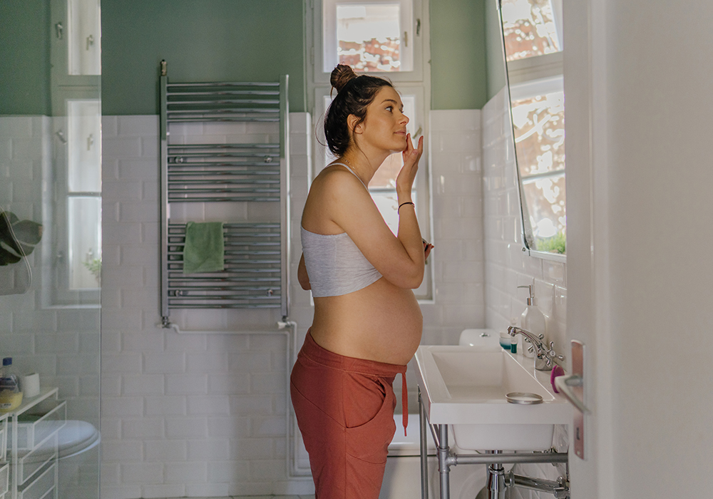 Is It Safe to Use Self-Tanner While You’re Pregnant? featured image