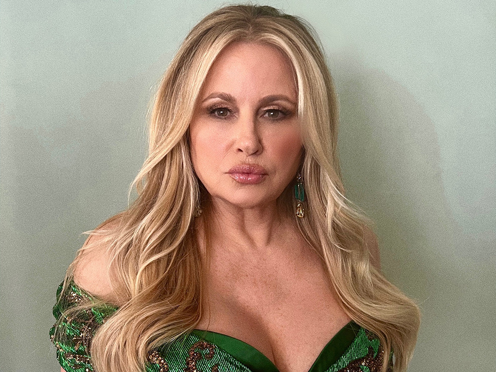 The Over-40 Hair-Care Brand Used to Achieve Jennifer Coolidge’s Glamorous Emmy Waves featured image