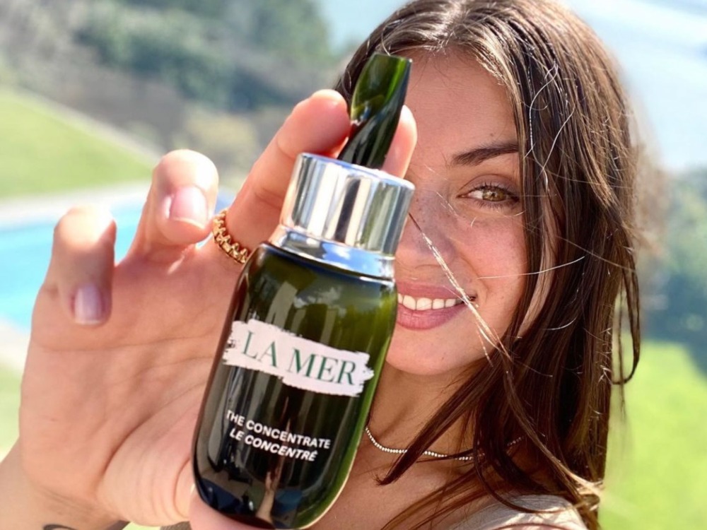 Ana de Armas Swears By This Luxurious Serum for Her Sensitive Skin featured image