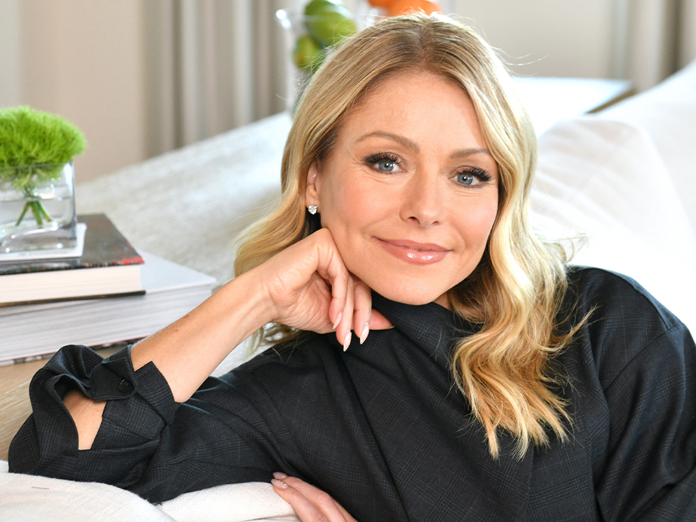 Kelly Ripa Loves These Vitamin C Brightening Pads featured image