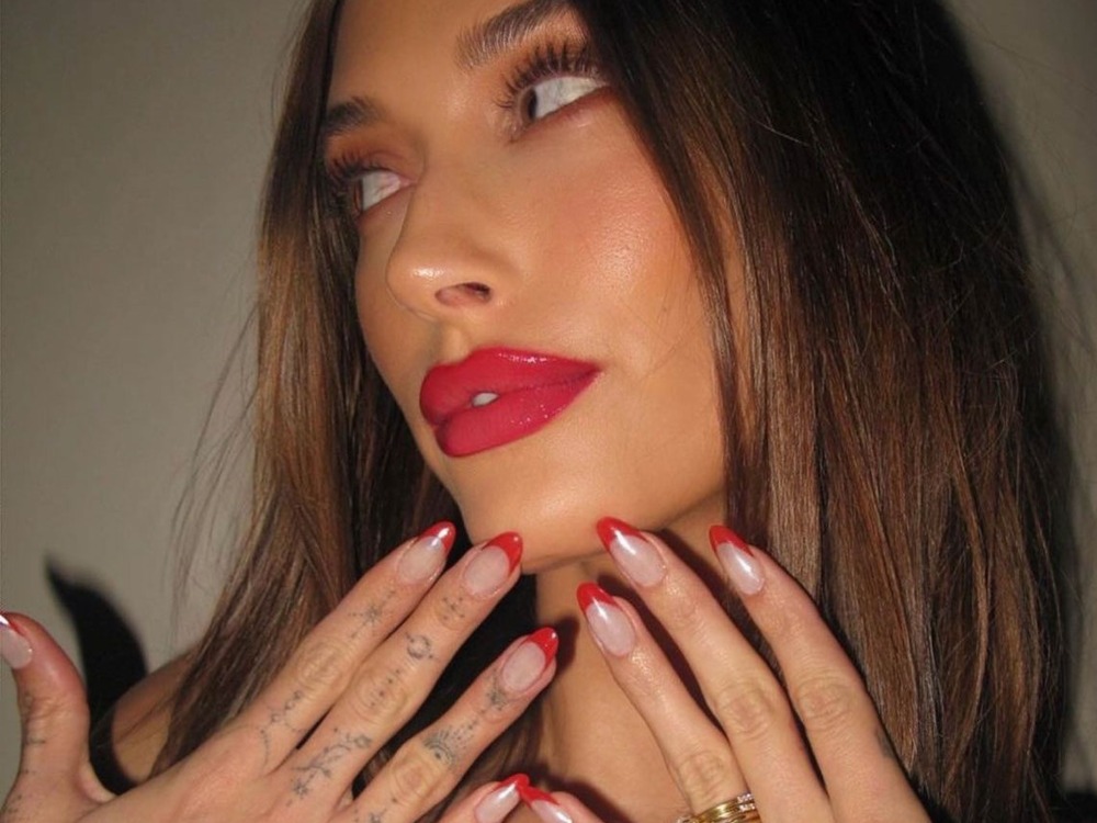 How to Nail Hailey Bieber’s New Holiday Glazed Mani featured image